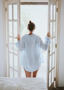 How to become a morning person: Try these 5 tips
